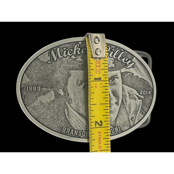Mickey Gilley Belt Buckle Silver Color 1989-2014 Branson Missouri Discontinued - Picture 9 of 10